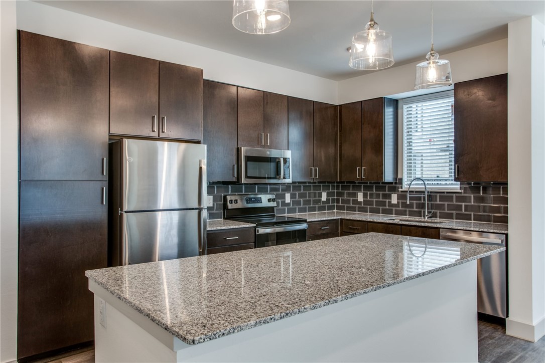 950 Town Lake Drive 7101 , College Station, TX, 77845 | 25003240 | Realty Texas LLC