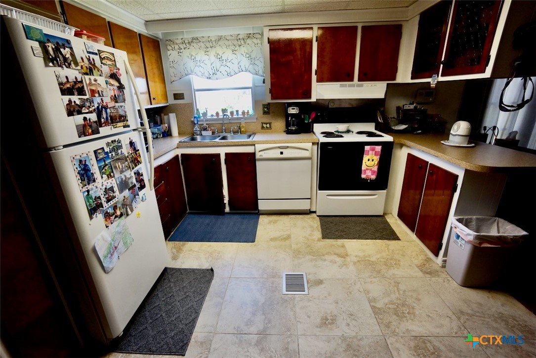 513 N 16th Street , Port OConnor, TX, 77982 | 570556 | Realty Texas LLC