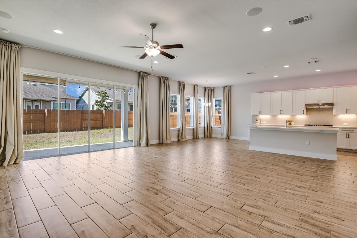 9112 Chrysler Bend , Austin, TX, 78744 | 5236183 | Realty Texas LLC