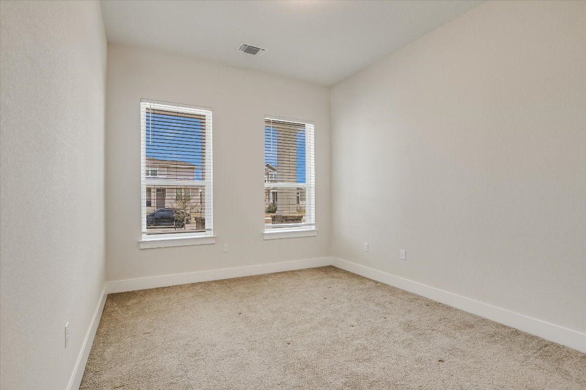 9112 Chrysler Bend , Austin, TX, 78744 | 5236183 | Realty Texas LLC