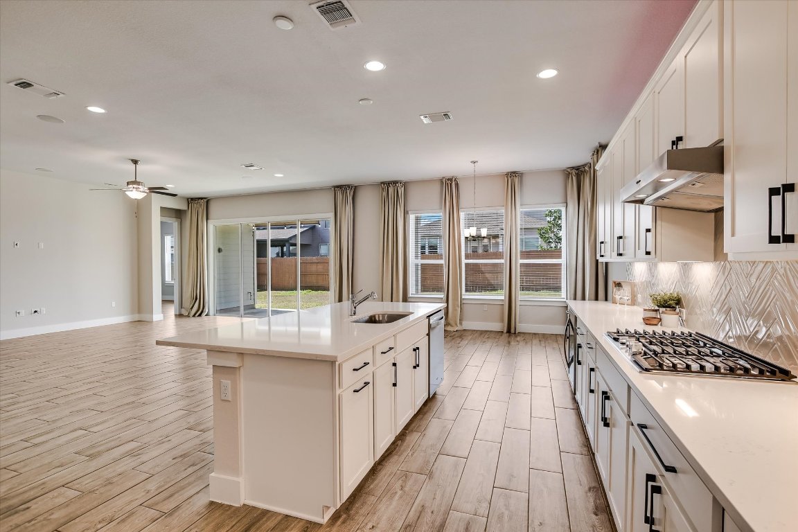 9112 Chrysler Bend , Austin, TX, 78744 | 5236183 | Realty Texas LLC