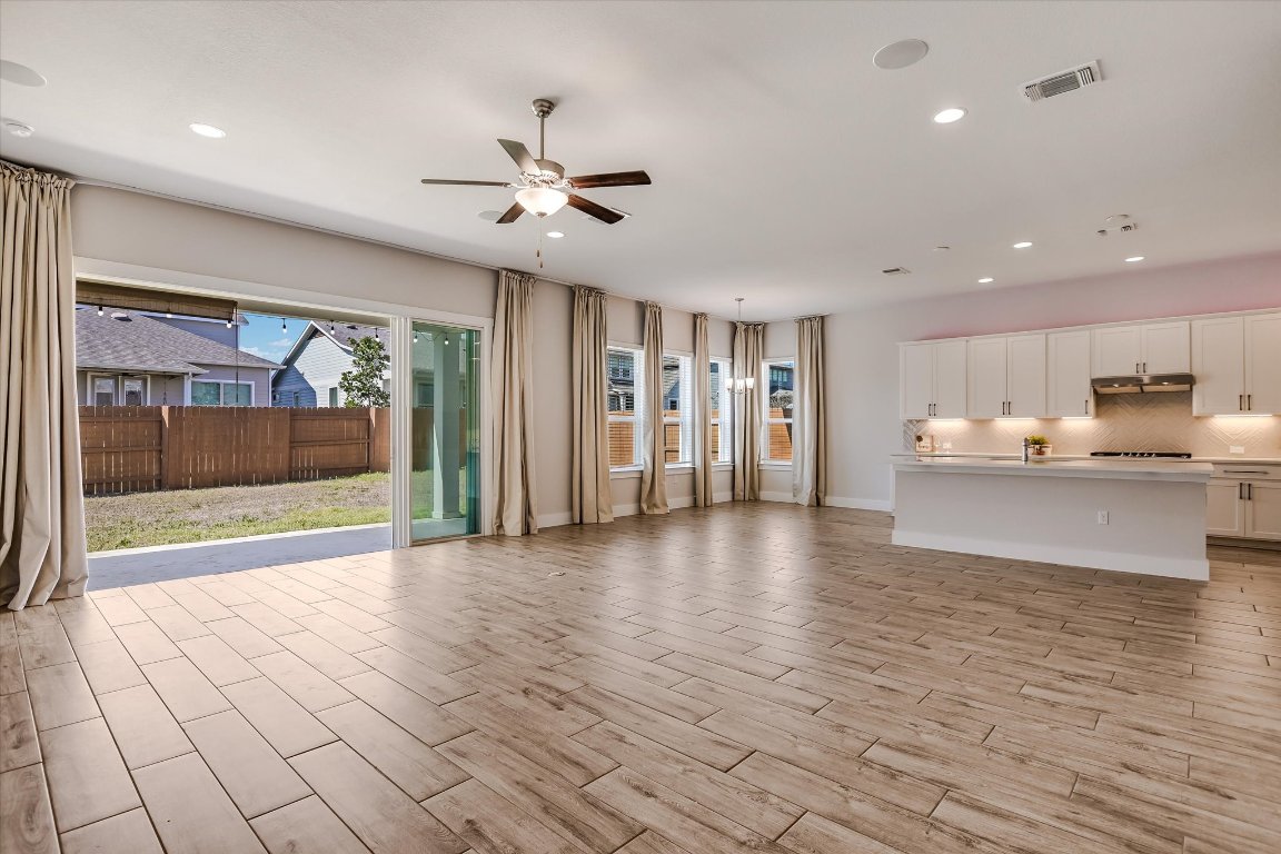 9112 Chrysler Bend , Austin, TX, 78744 | 5236183 | Realty Texas LLC