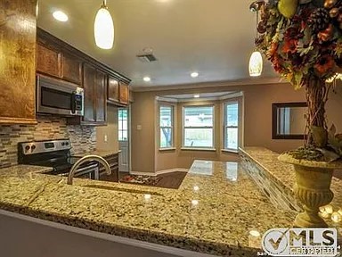 6915 Forest Crest N , San Antonio, TX, 78240 | 95739385 | Realty Texas LLC