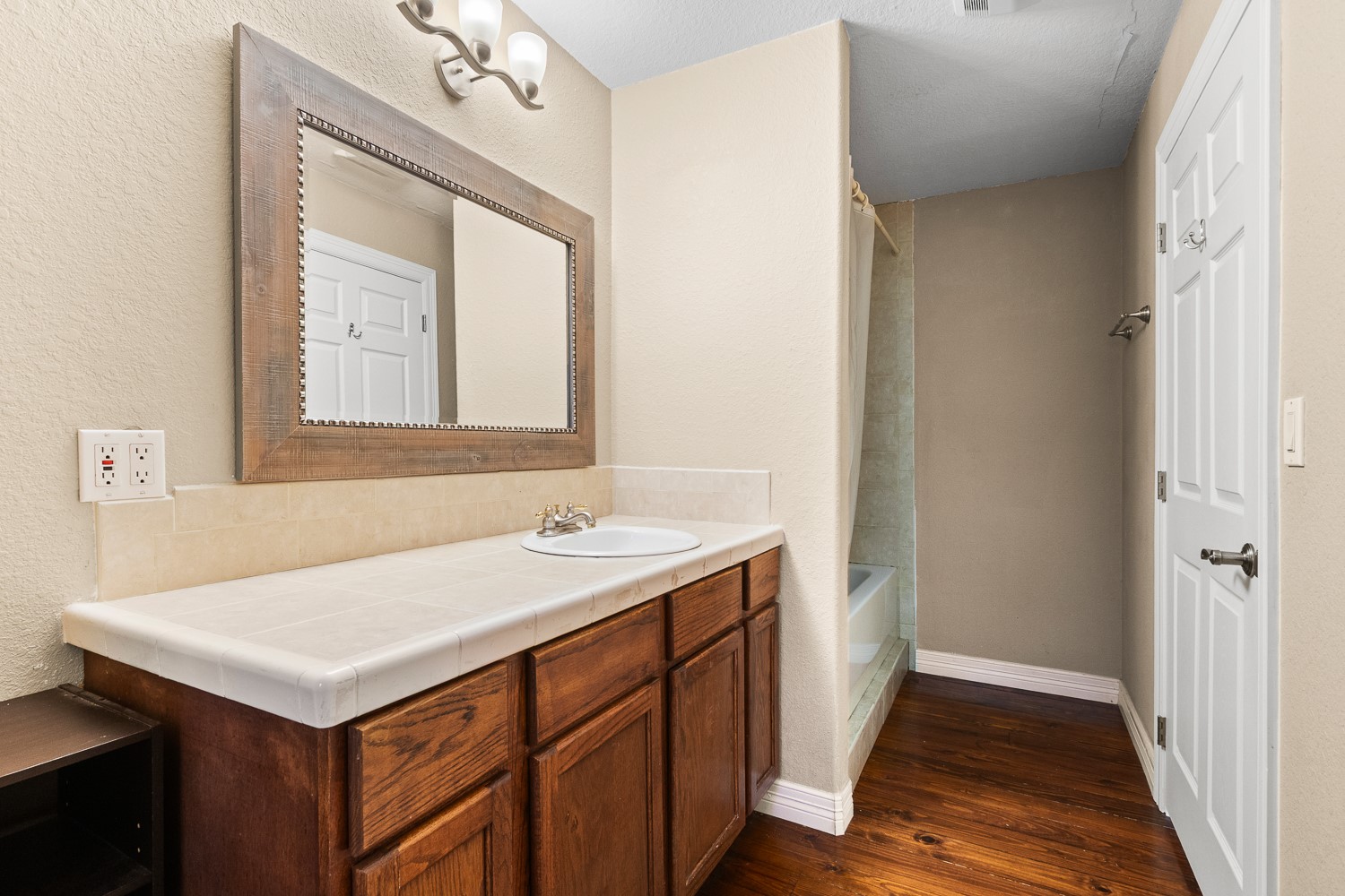 1923 Tucumcari Drive , Houston, TX, 77090 | 11733819 | Realty Texas LLC