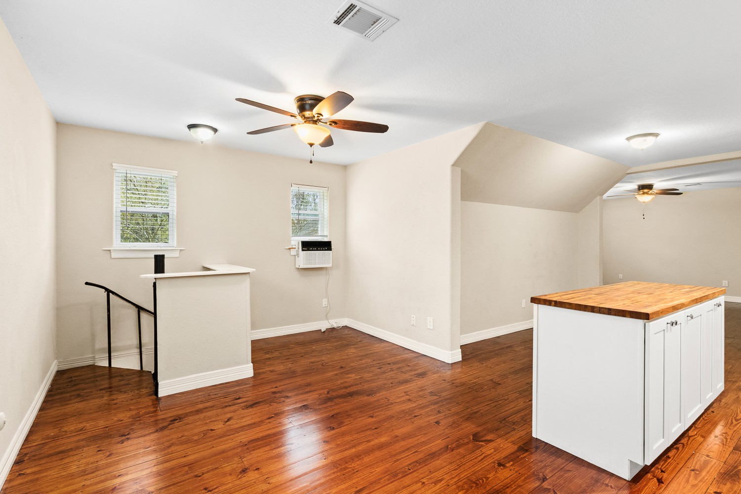 1923 Tucumcari Drive , Houston, TX, 77090 | 11733819 | Realty Texas LLC