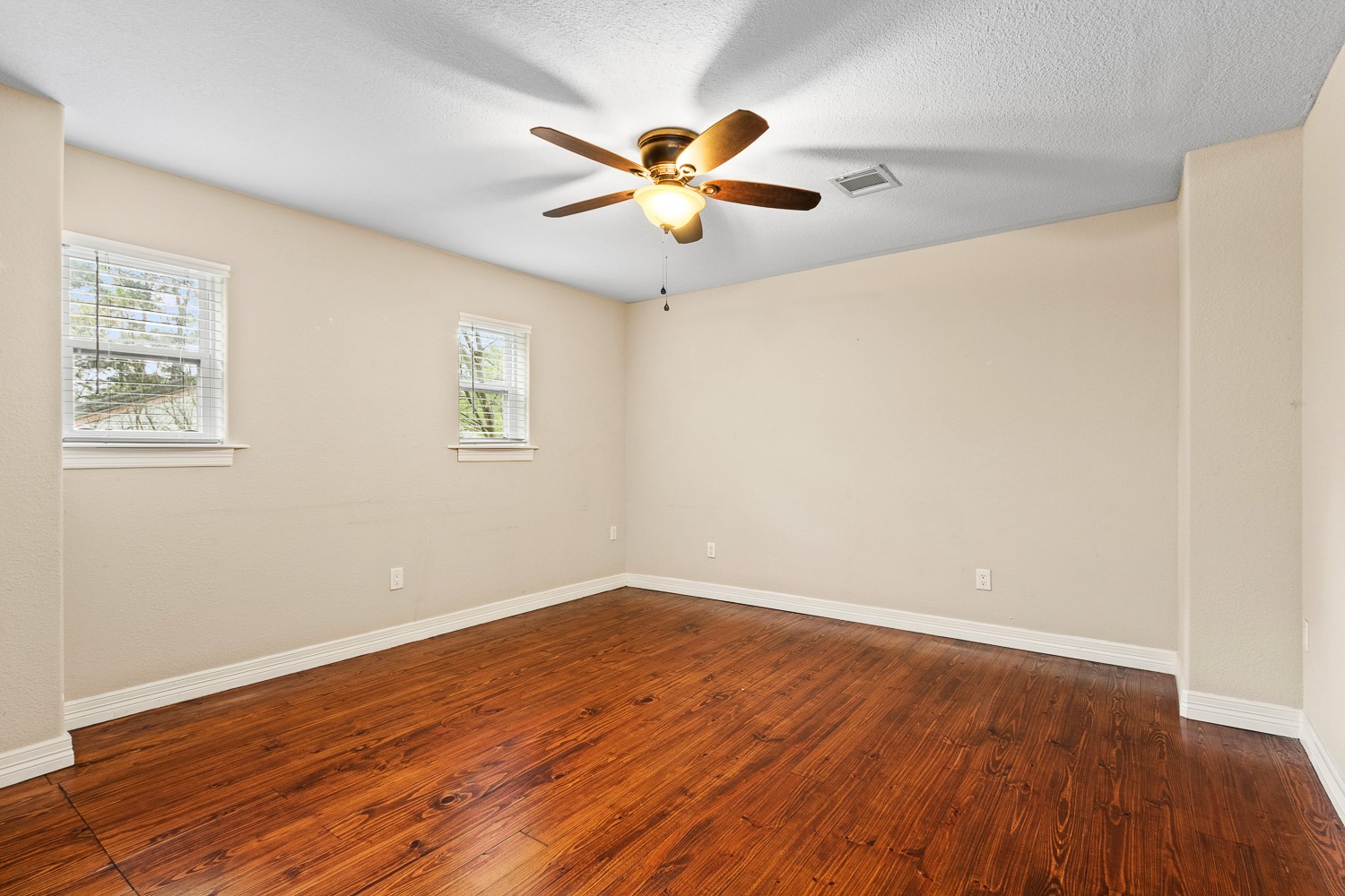 1923 Tucumcari Drive , Houston, TX, 77090 | 11733819 | Realty Texas LLC