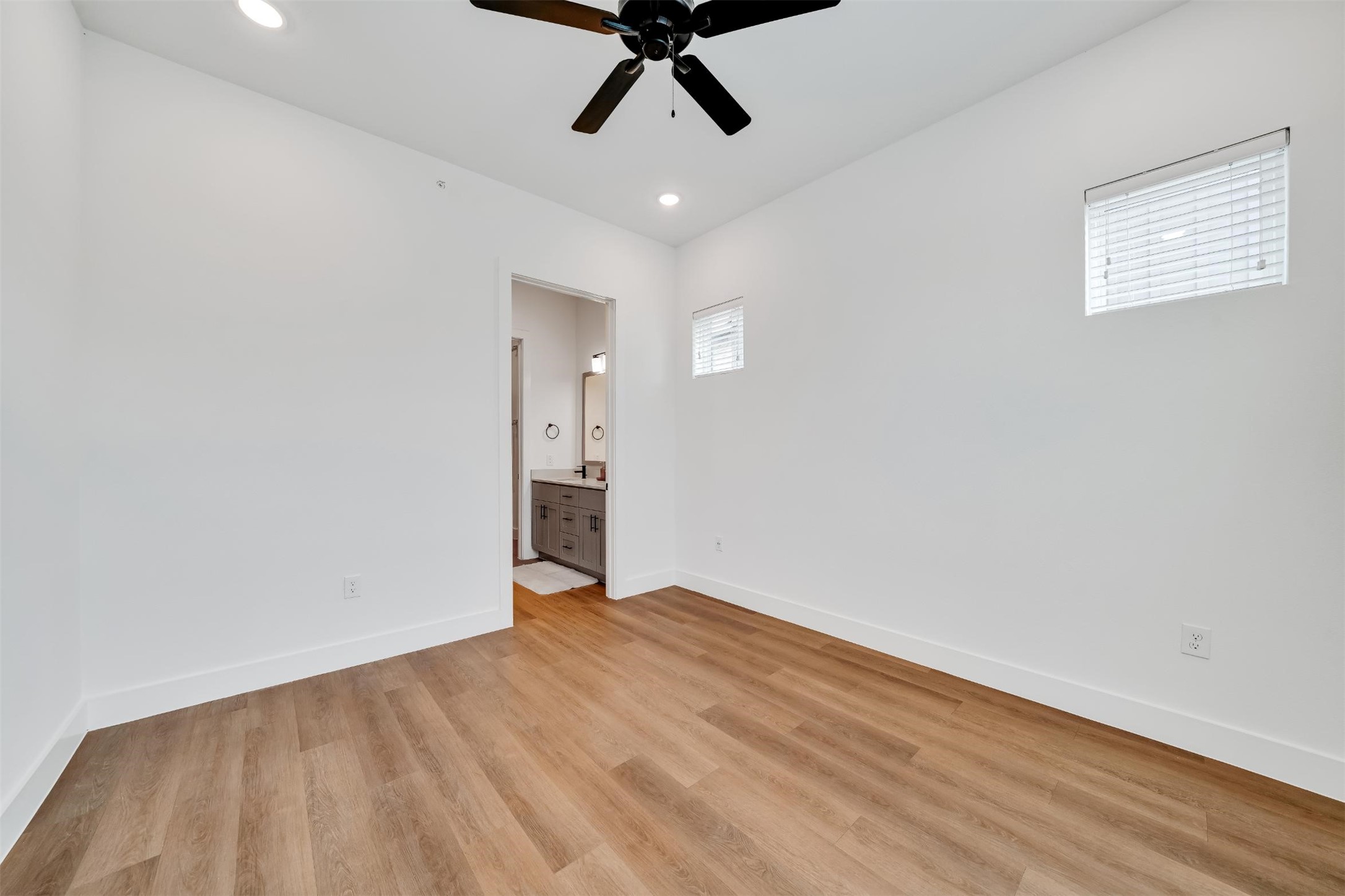1601-201 Mustang Drive , Marble Falls, TX, 78654 | 35083147 | Realty Texas LLC