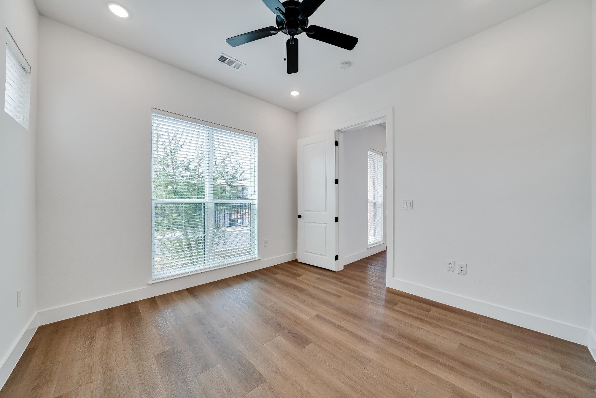 1601-201 Mustang Drive , Marble Falls, TX, 78654 | 35083147 | Realty Texas LLC