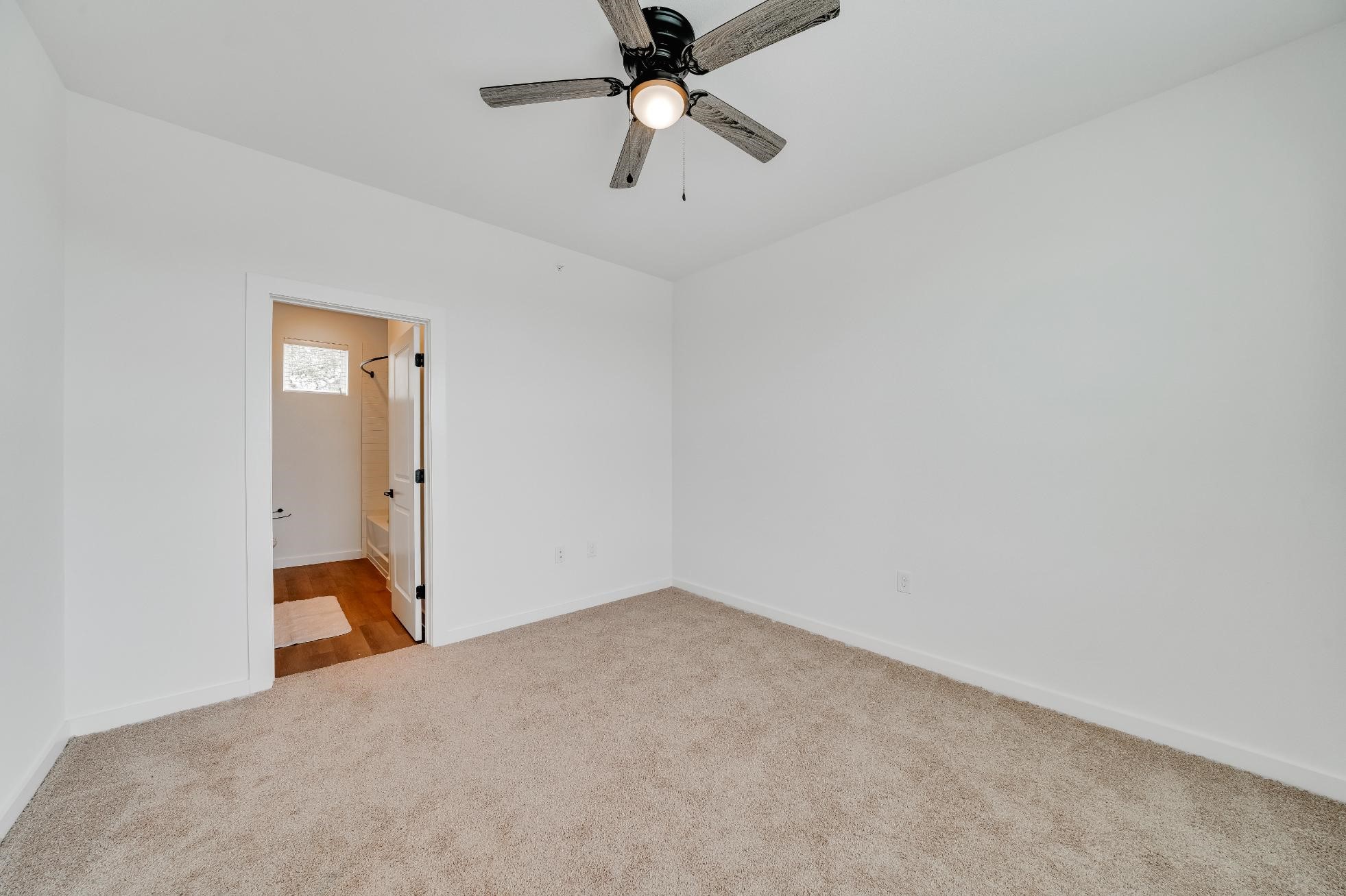 1601-201 Mustang Drive , Marble Falls, TX, 78654 | 35083147 | Realty Texas LLC
