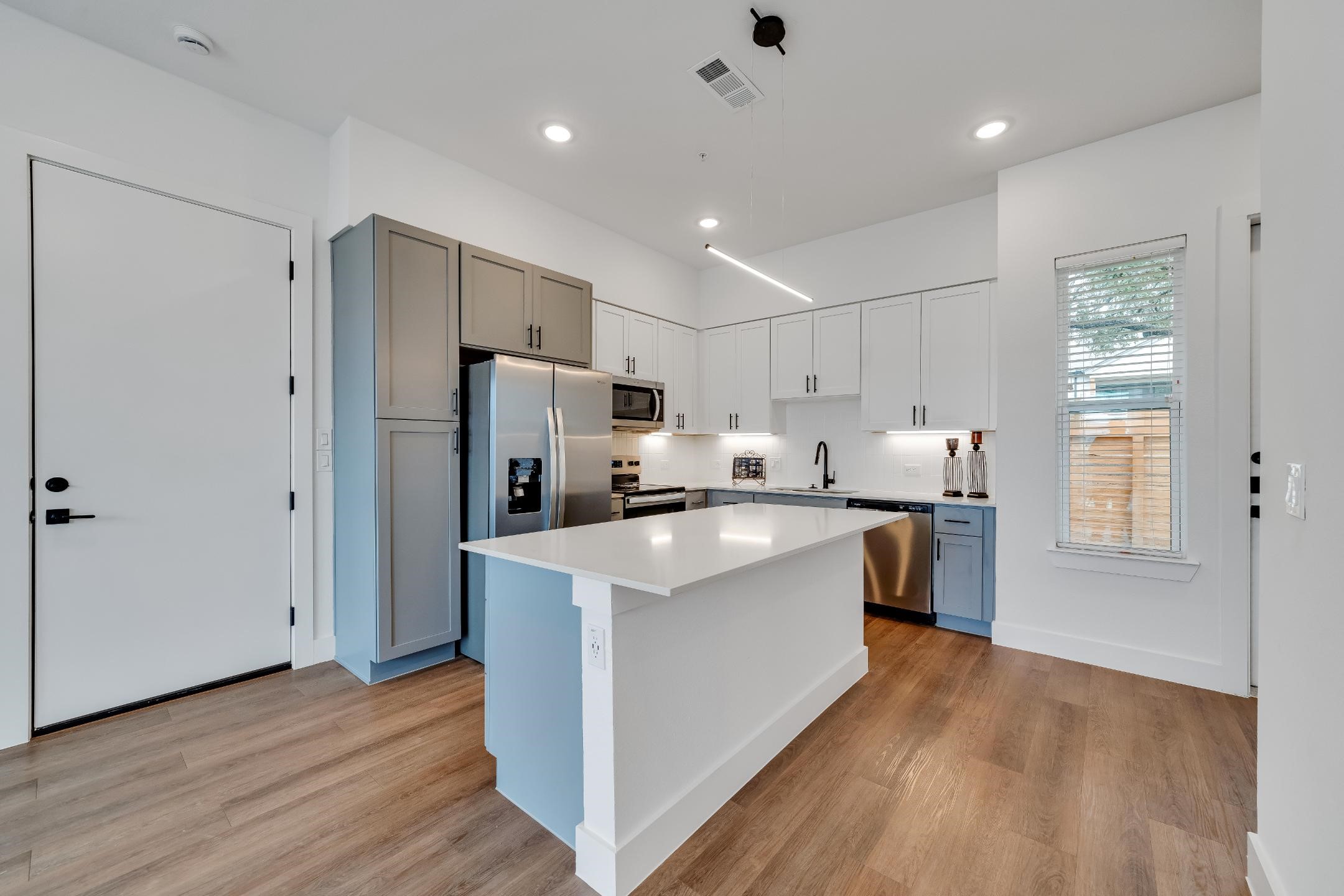 1601-201 Mustang Drive , Marble Falls, TX, 78654 | 35083147 | Realty Texas LLC