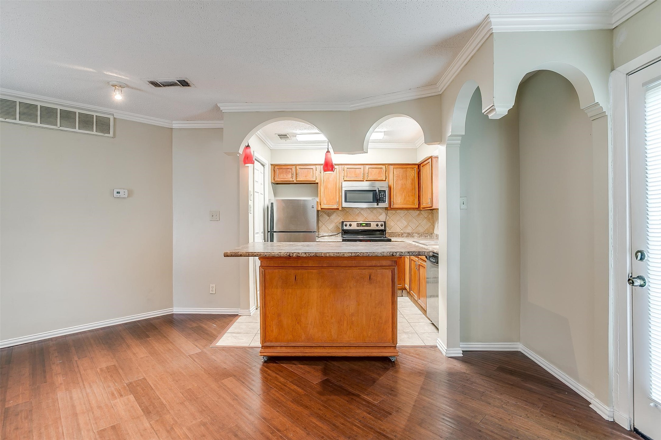 1600 Pecan Chase Circle 6 , Arlington, TX, 76012 | 20873212 | Realty Texas LLC
