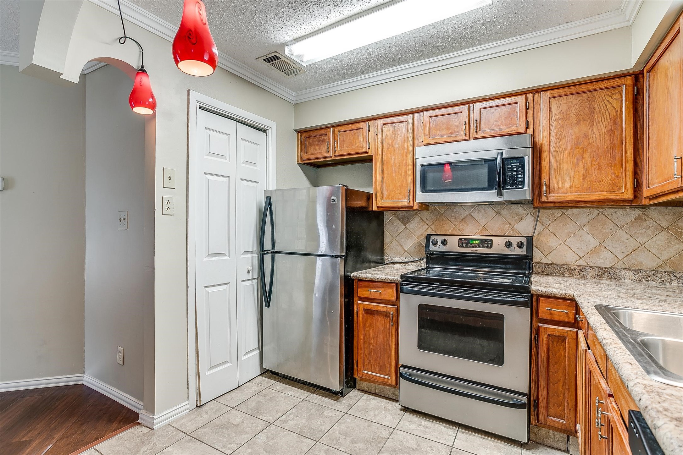 1600 Pecan Chase Circle 6 , Arlington, TX, 76012 | 20873212 | Realty Texas LLC
