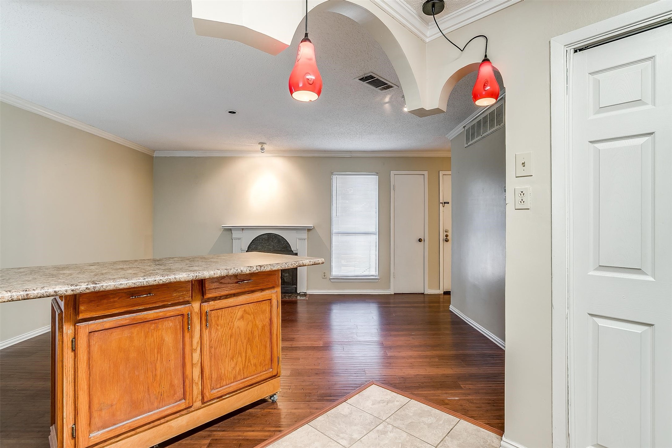 1600 Pecan Chase Circle 6 , Arlington, TX, 76012 | 20873212 | Realty Texas LLC