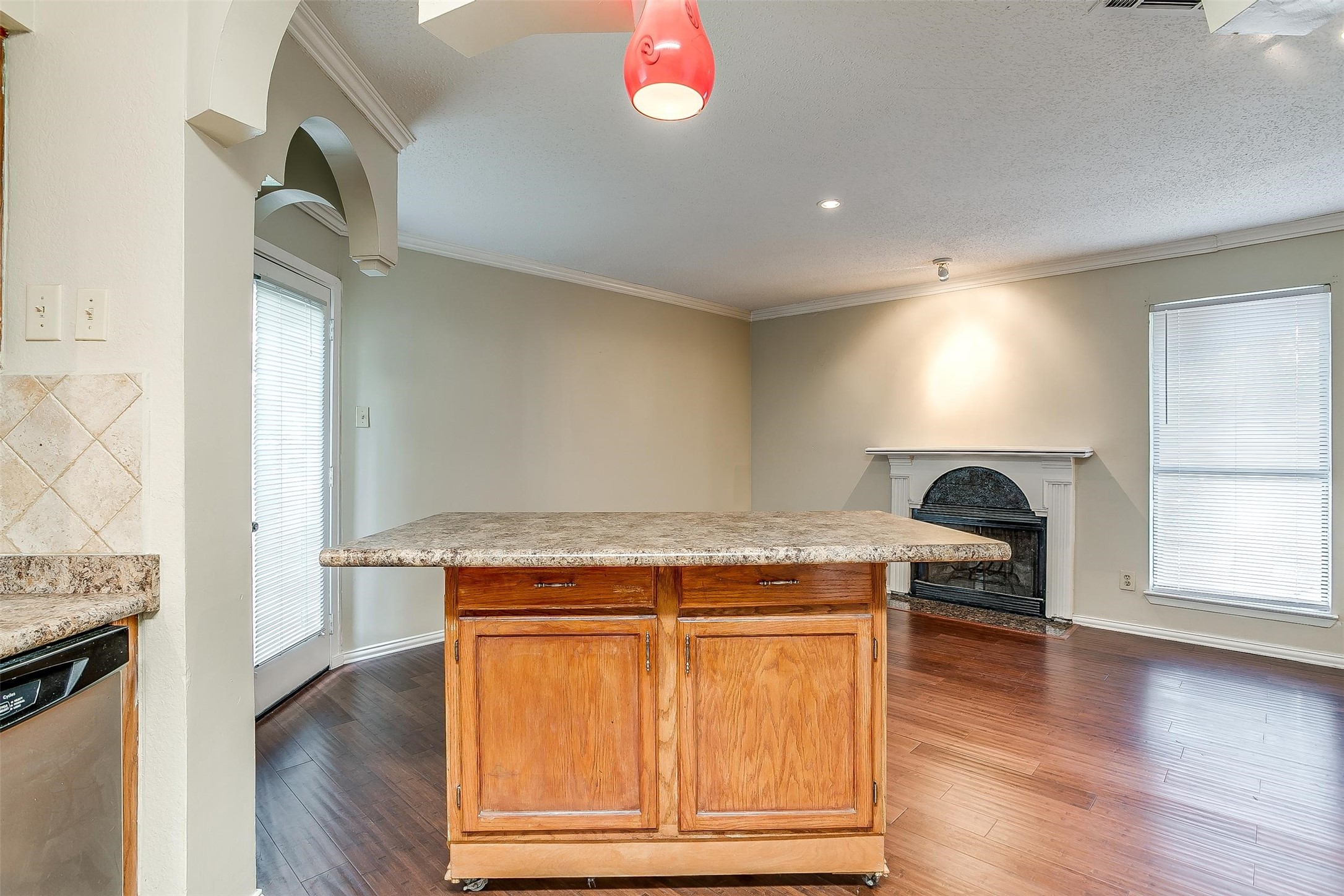 1600 Pecan Chase Circle 6 , Arlington, TX, 76012 | 20873212 | Realty Texas LLC