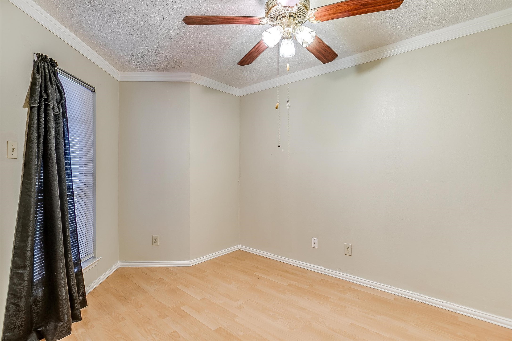 1600 Pecan Chase Circle 6 , Arlington, TX, 76012 | 20873212 | Realty Texas LLC