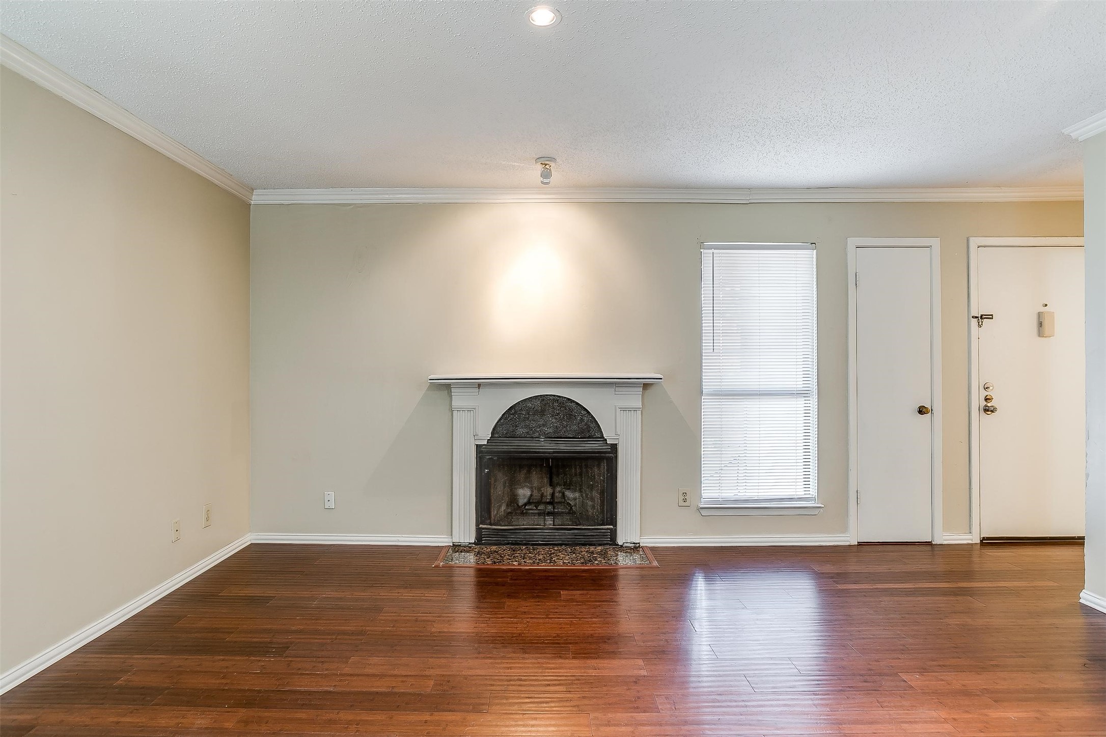 1600 Pecan Chase Circle 6 , Arlington, TX, 76012 | 20873212 | Realty Texas LLC