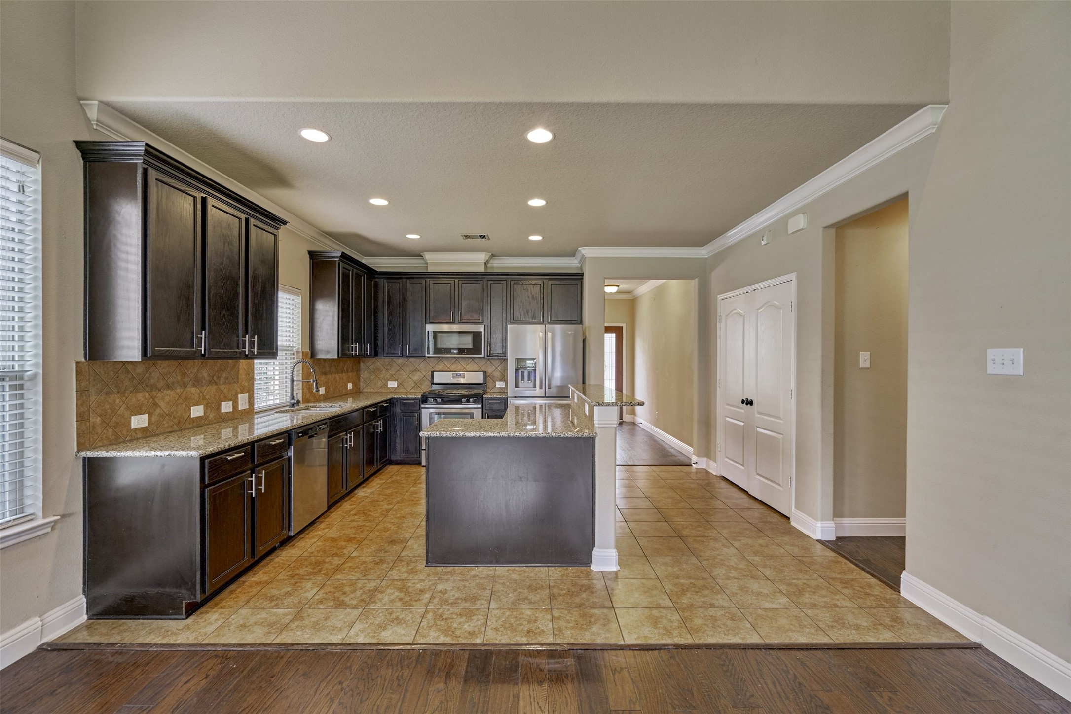 22 Tidwillow Place , The Woodlands, TX, 77375 | 16599215 | Realty Texas LLC