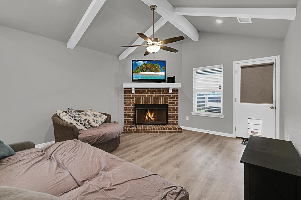 429 Travis Drive , McGregor, TX, 76657 | 228463 | Realty Texas LLC