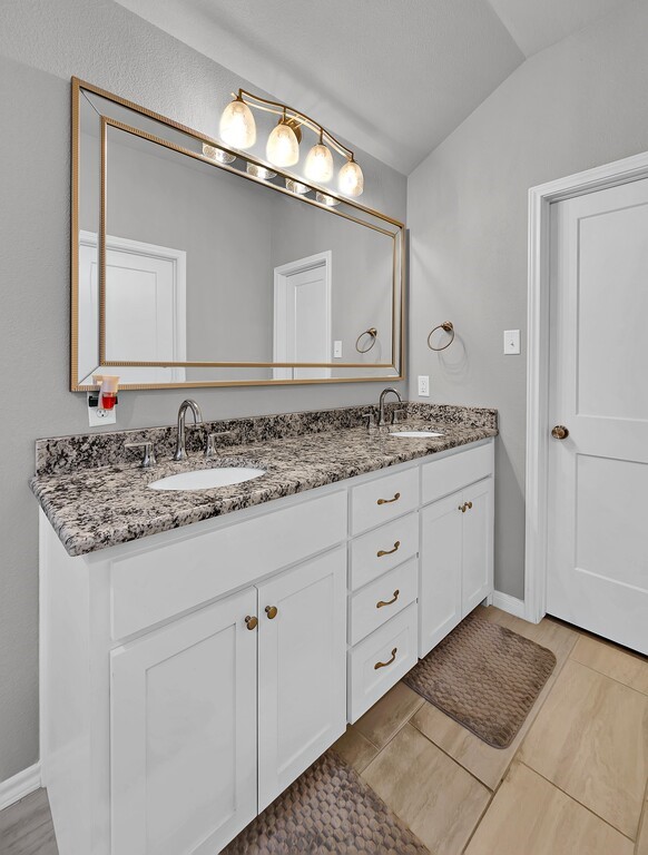 429 Travis Drive , McGregor, TX, 76657 | 228463 | Realty Texas LLC