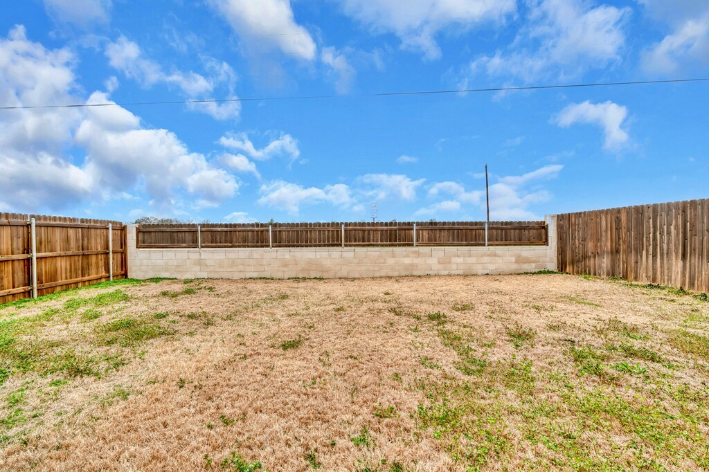 429 Travis Drive , McGregor, TX, 76657 | 228463 | Realty Texas LLC