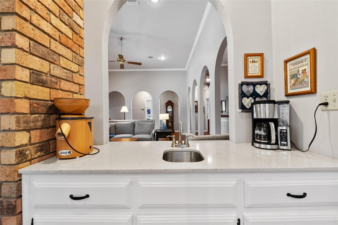 328 Bluebonnet Circle , McGregor, TX, 76657 | 225885 | Realty Texas LLC