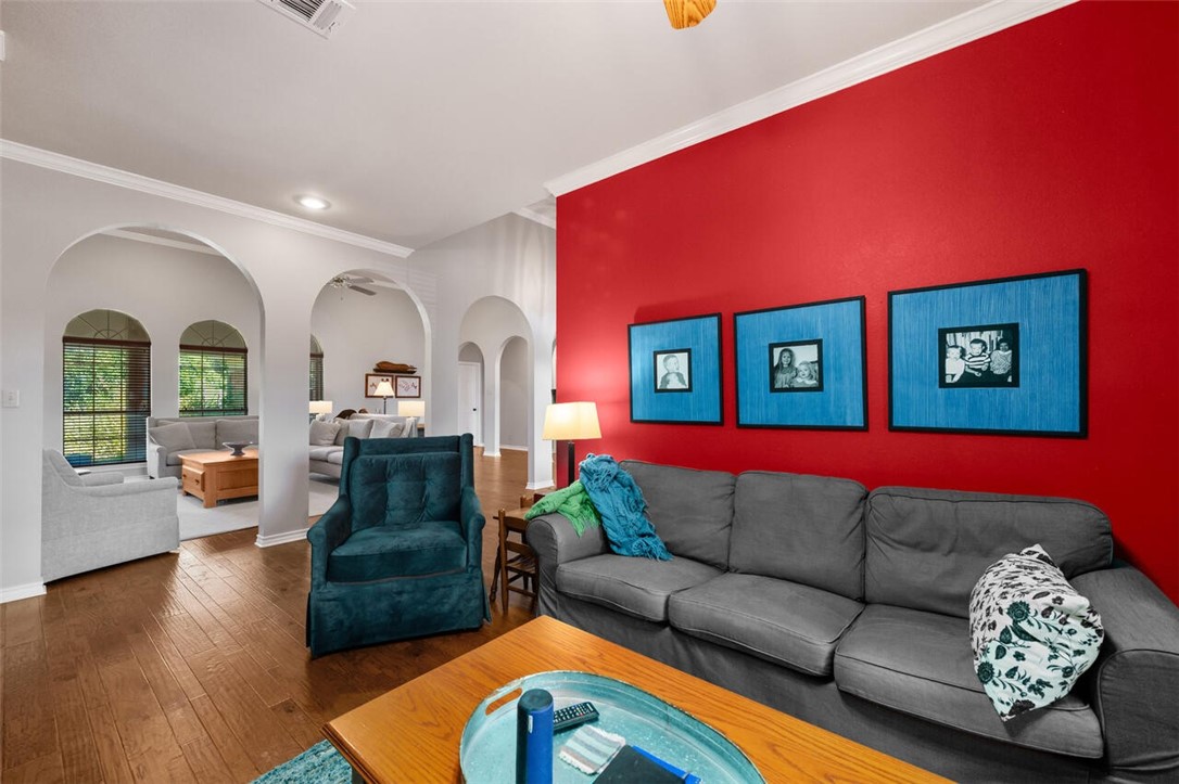 328 Bluebonnet Circle , McGregor, TX, 76657 | 225885 | Realty Texas LLC