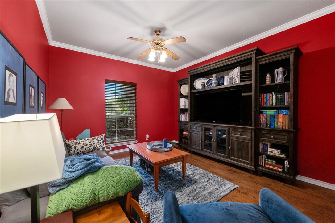 328 Bluebonnet Circle , McGregor, TX, 76657 | 225885 | Realty Texas LLC