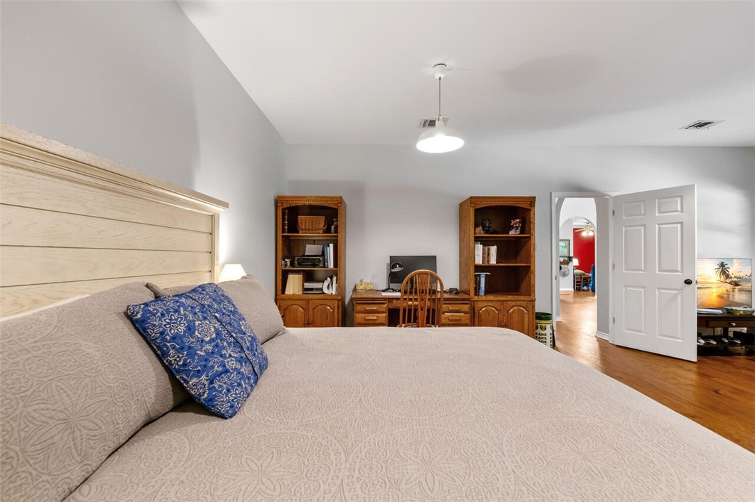 328 Bluebonnet Circle , McGregor, TX, 76657 | 225885 | Realty Texas LLC