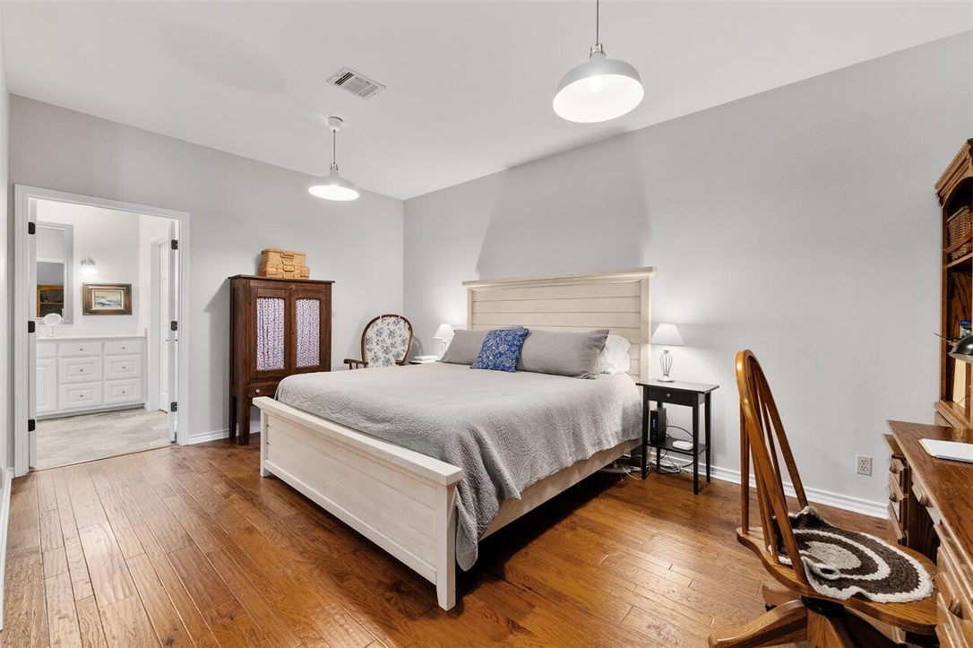 328 Bluebonnet Circle , McGregor, TX, 76657 | 225885 | Realty Texas LLC