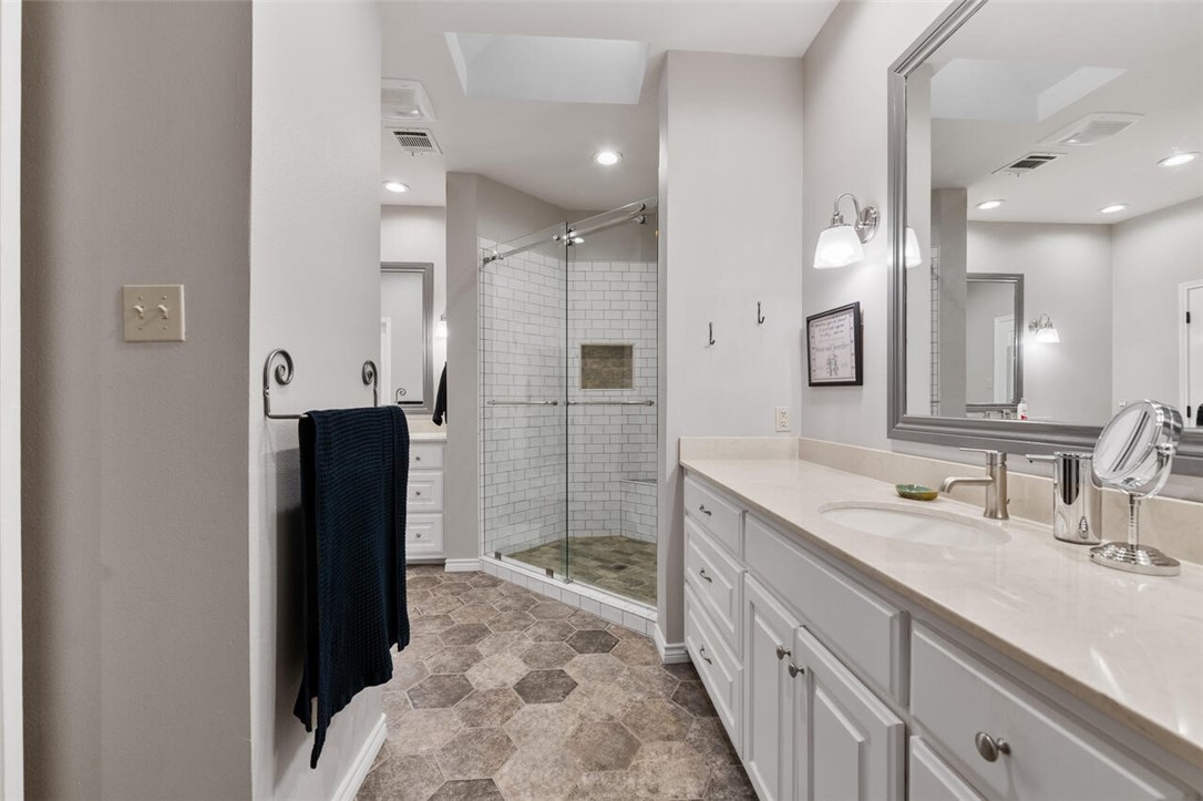 328 Bluebonnet Circle , McGregor, TX, 76657 | 225885 | Realty Texas LLC