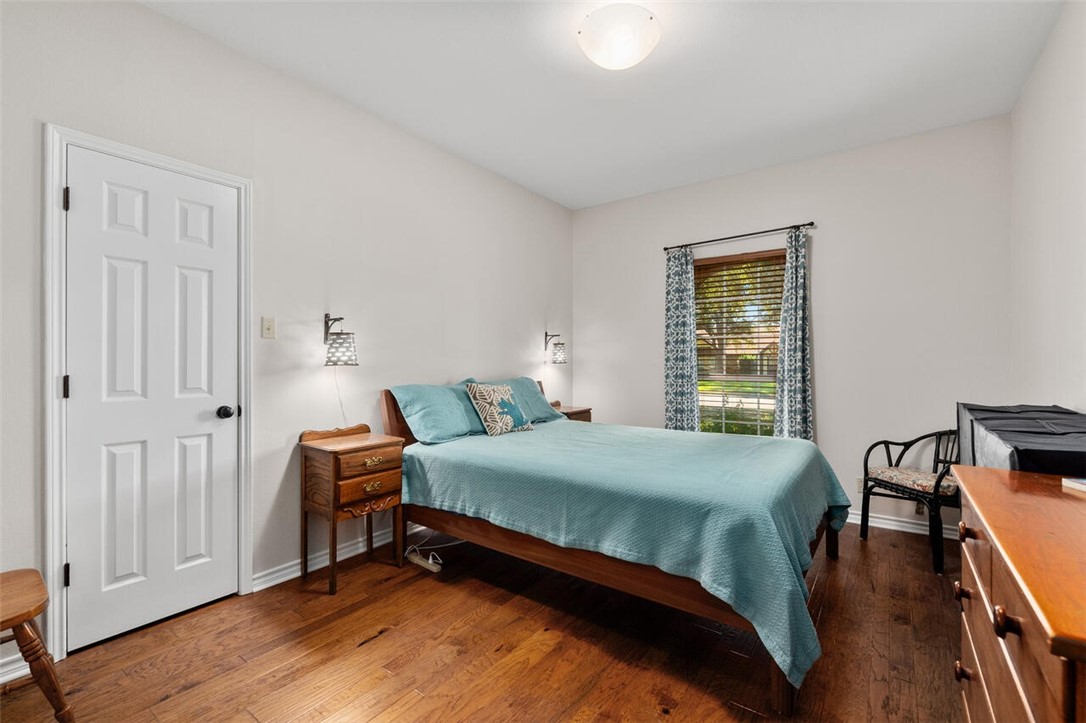 328 Bluebonnet Circle , McGregor, TX, 76657 | 225885 | Realty Texas LLC