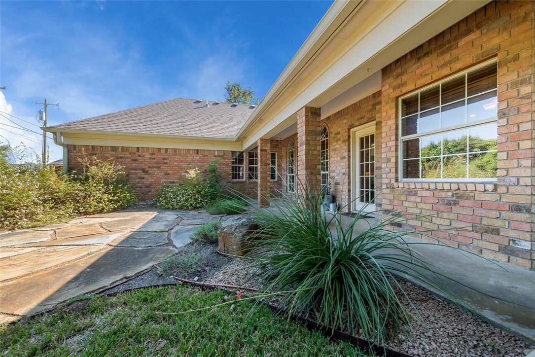 328 Bluebonnet Circle , McGregor, TX, 76657 | 225885 | Realty Texas LLC