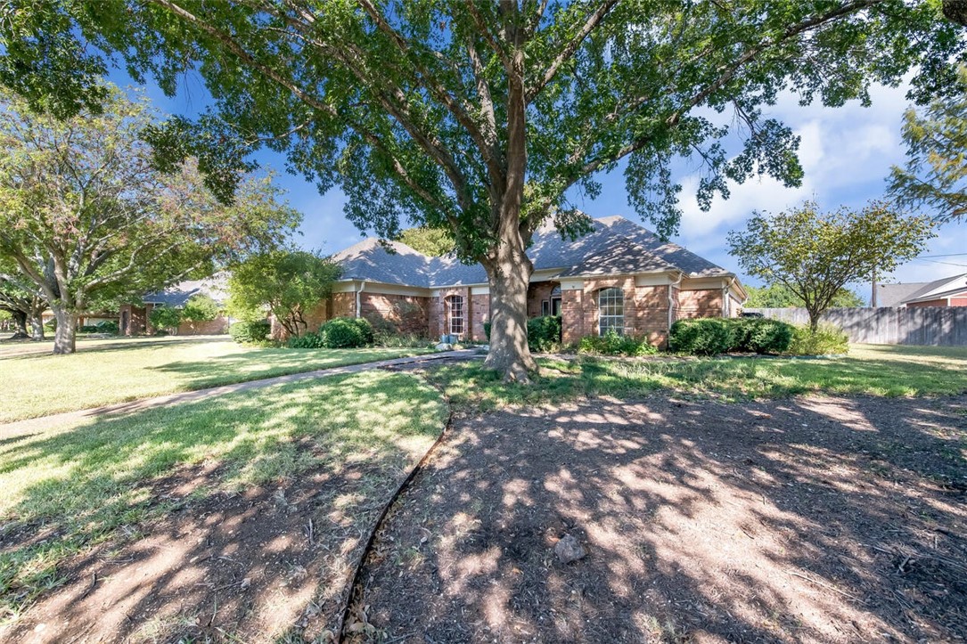 328 Bluebonnet Circle , McGregor, TX, 76657 | 225885 | Realty Texas LLC