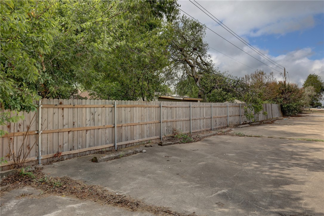 611 W Spring Valley Road , Hewitt, TX, 76643 | 225770 | Realty Texas LLC