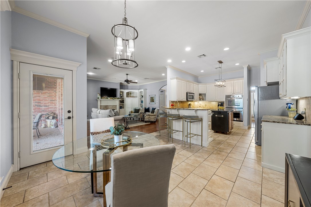 100 Painted Horse Trail , Woodway, TX, 76712 | 226885 | Realty Texas LLC