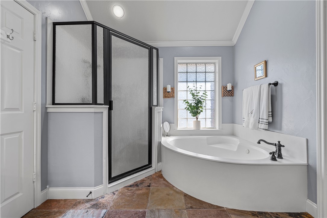 100 Painted Horse Trail , Woodway, TX, 76712 | 226885 | Realty Texas LLC