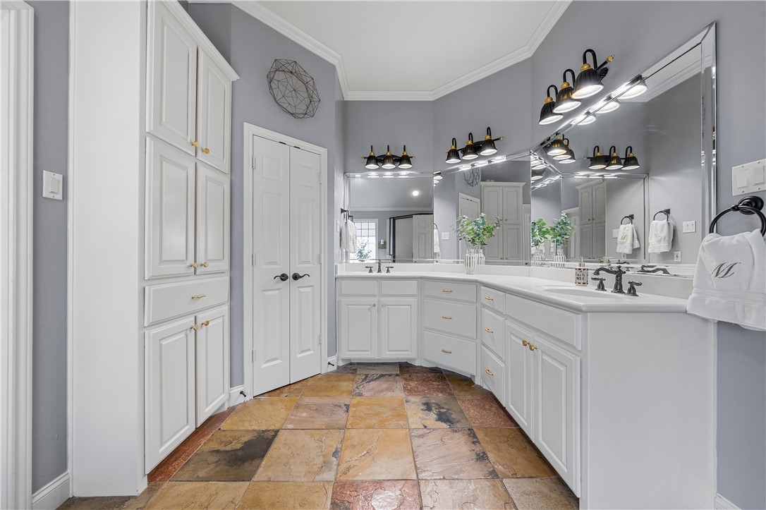 100 Painted Horse Trail , Woodway, TX, 76712 | 226885 | Realty Texas LLC