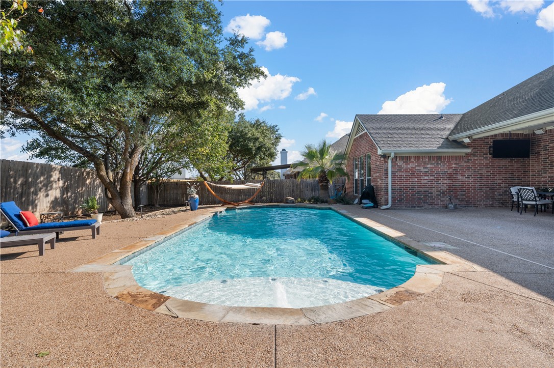 100 Painted Horse Trail , Woodway, TX, 76712 | 226885 | Realty Texas LLC