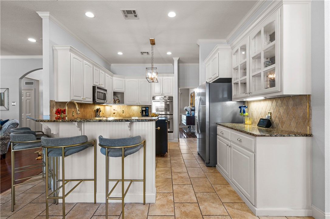 100 Painted Horse Trail , Woodway, TX, 76712 | 226885 | Realty Texas LLC