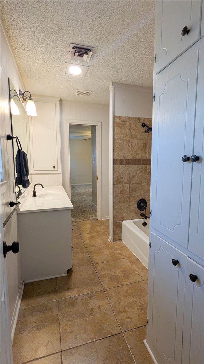 1122 W 6th Street , McGregor, TX, 76657 | 228610 | Realty Texas LLC