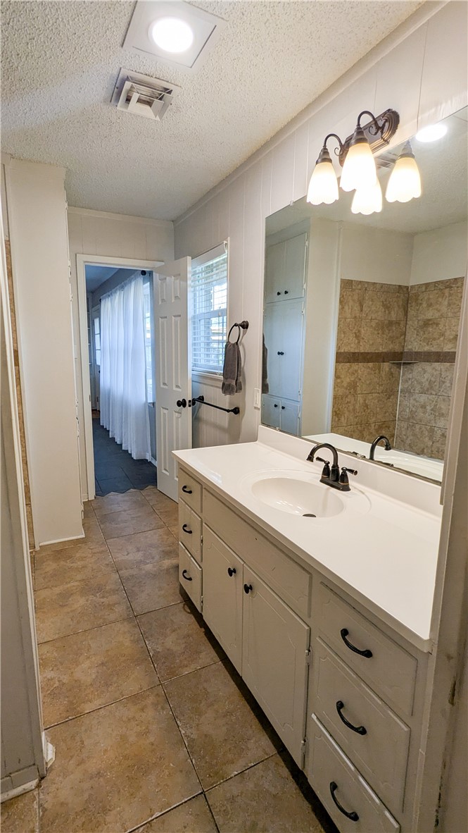1122 W 6th Street , McGregor, TX, 76657 | 228610 | Realty Texas LLC