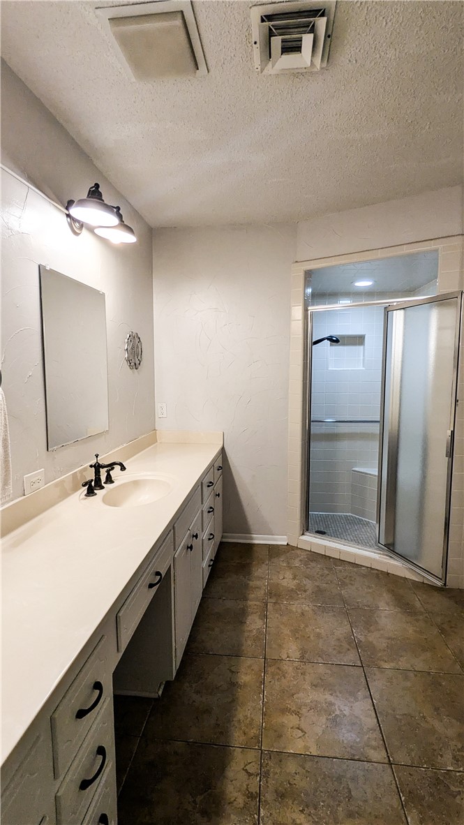 1122 W 6th Street , McGregor, TX, 76657 | 228610 | Realty Texas LLC