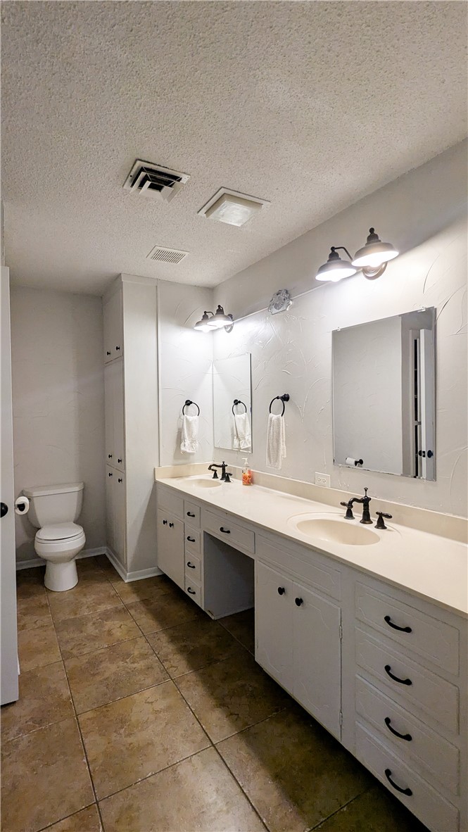 1122 W 6th Street , McGregor, TX, 76657 | 228610 | Realty Texas LLC