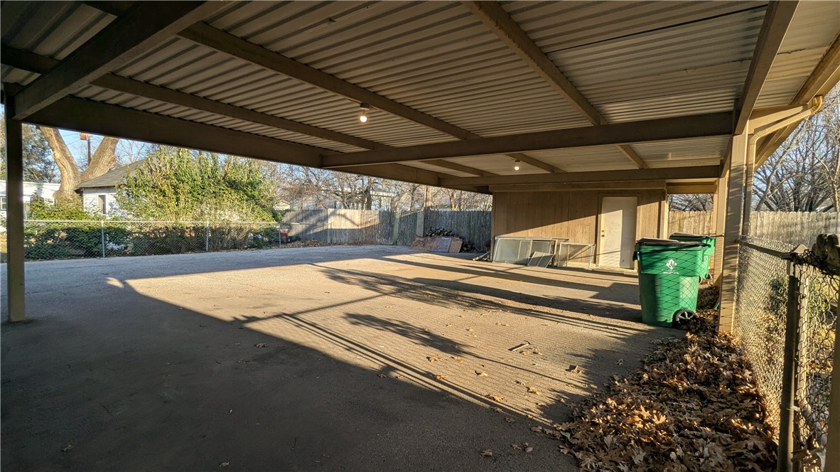 1122 W 6th Street , McGregor, TX, 76657 | 228610 | Realty Texas LLC