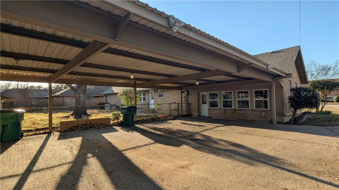 1122 W 6th Street , McGregor, TX, 76657 | 228610 | Realty Texas LLC
