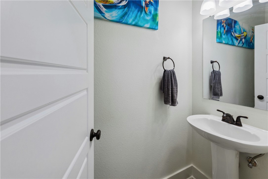 1952 Royal Loop, Belton, TX, 76513 | 228872 | Realty Texas LLC