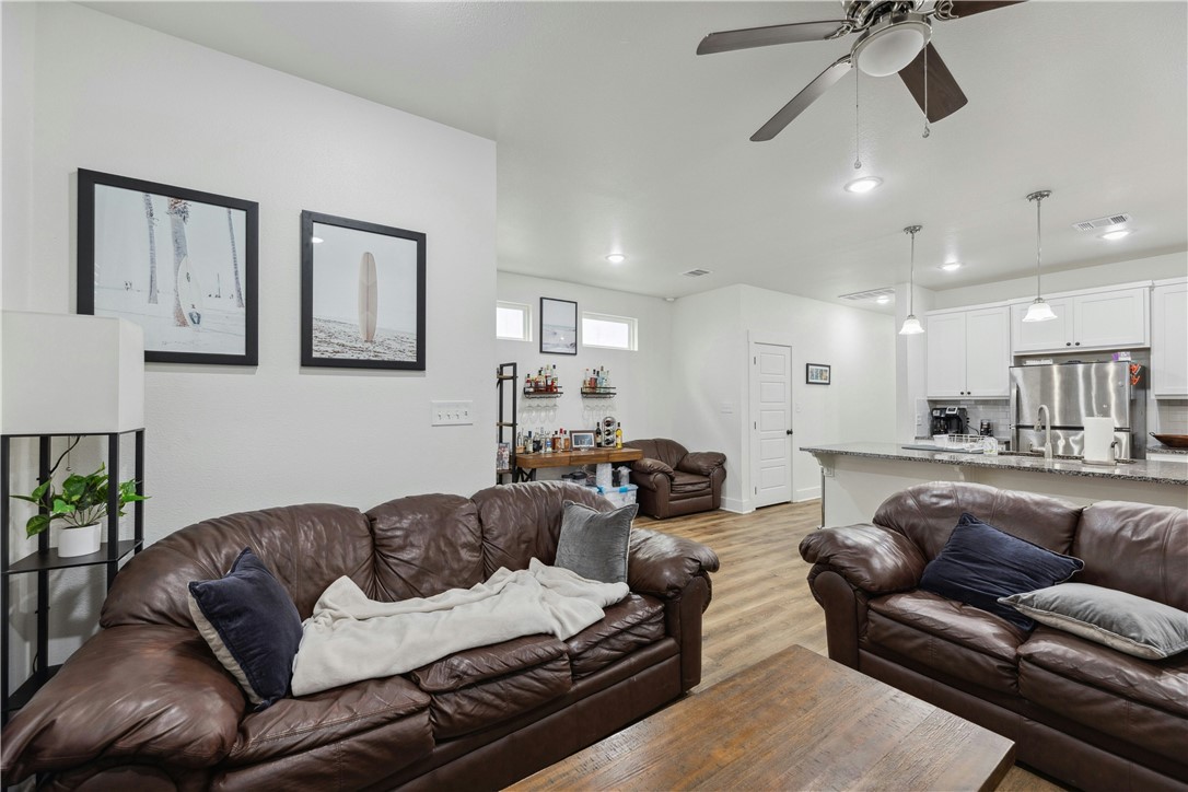 1952 Royal Loop, Belton, TX, 76513 | 228872 | Realty Texas LLC