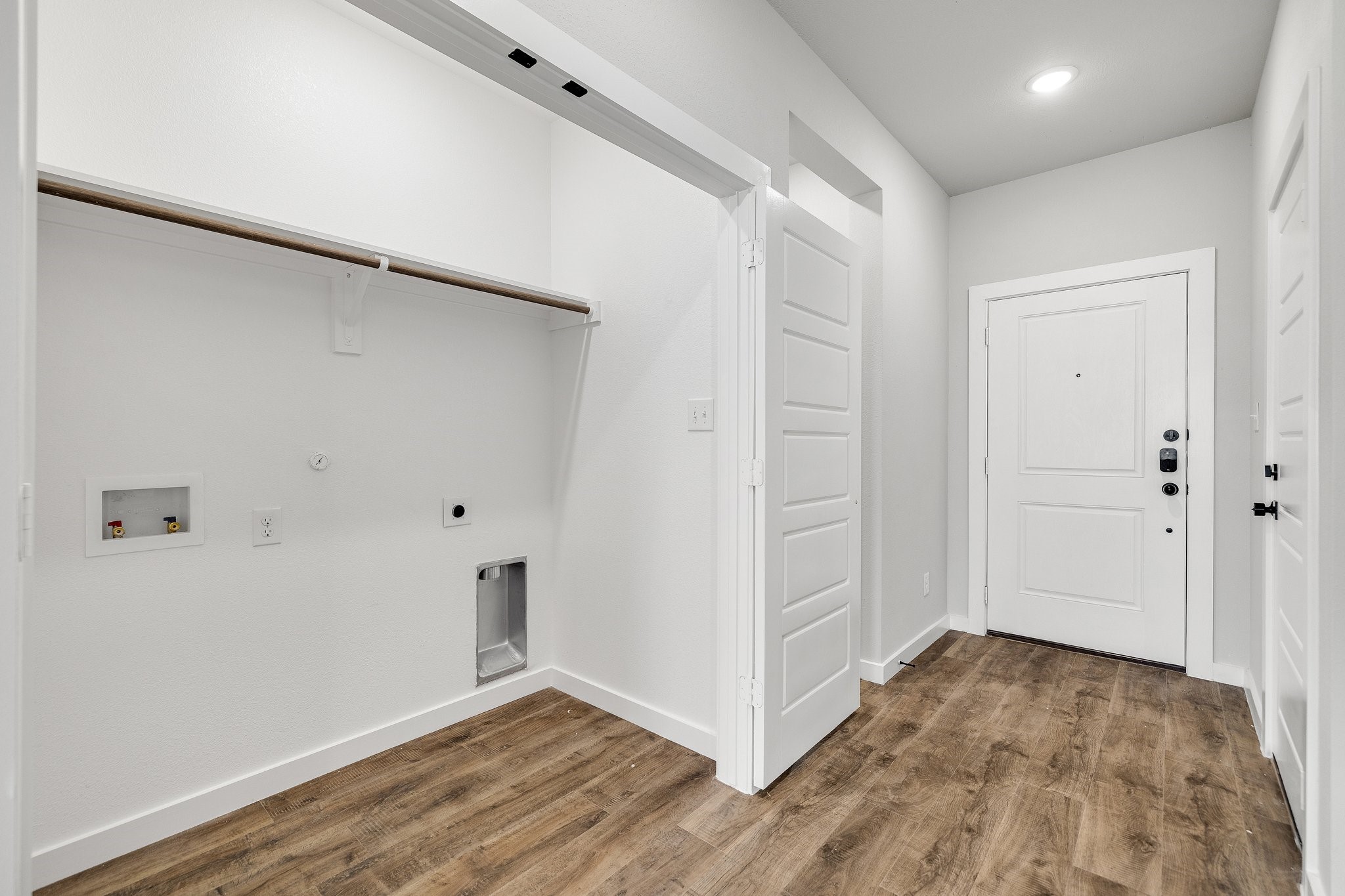 7050-7052 Guilford Court , Midlothian, TX, 76065 | 20876144 | Realty Texas LLC