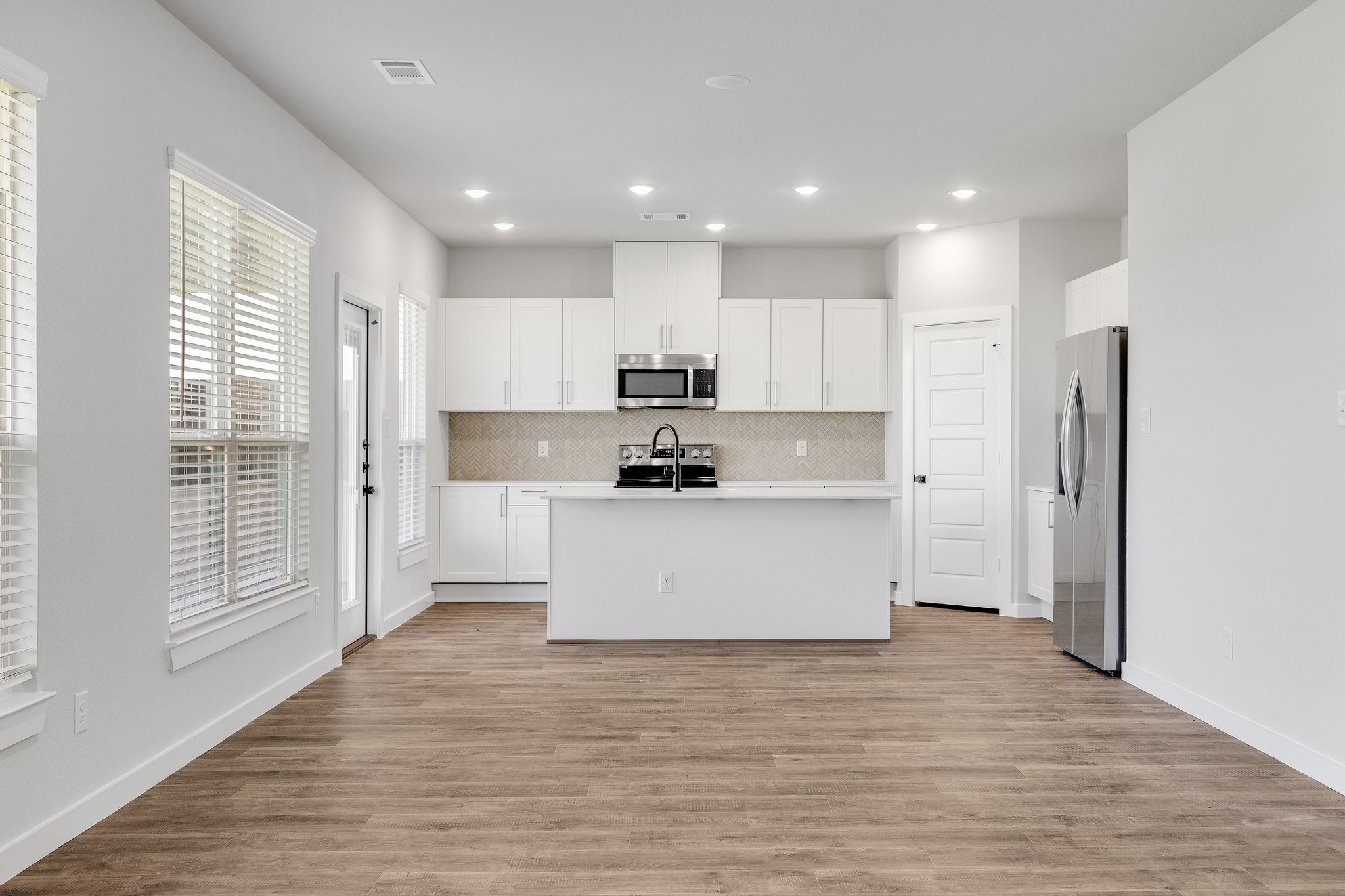 7050-7052 Guilford Court , Midlothian, TX, 76065 | 20876144 | Realty Texas LLC