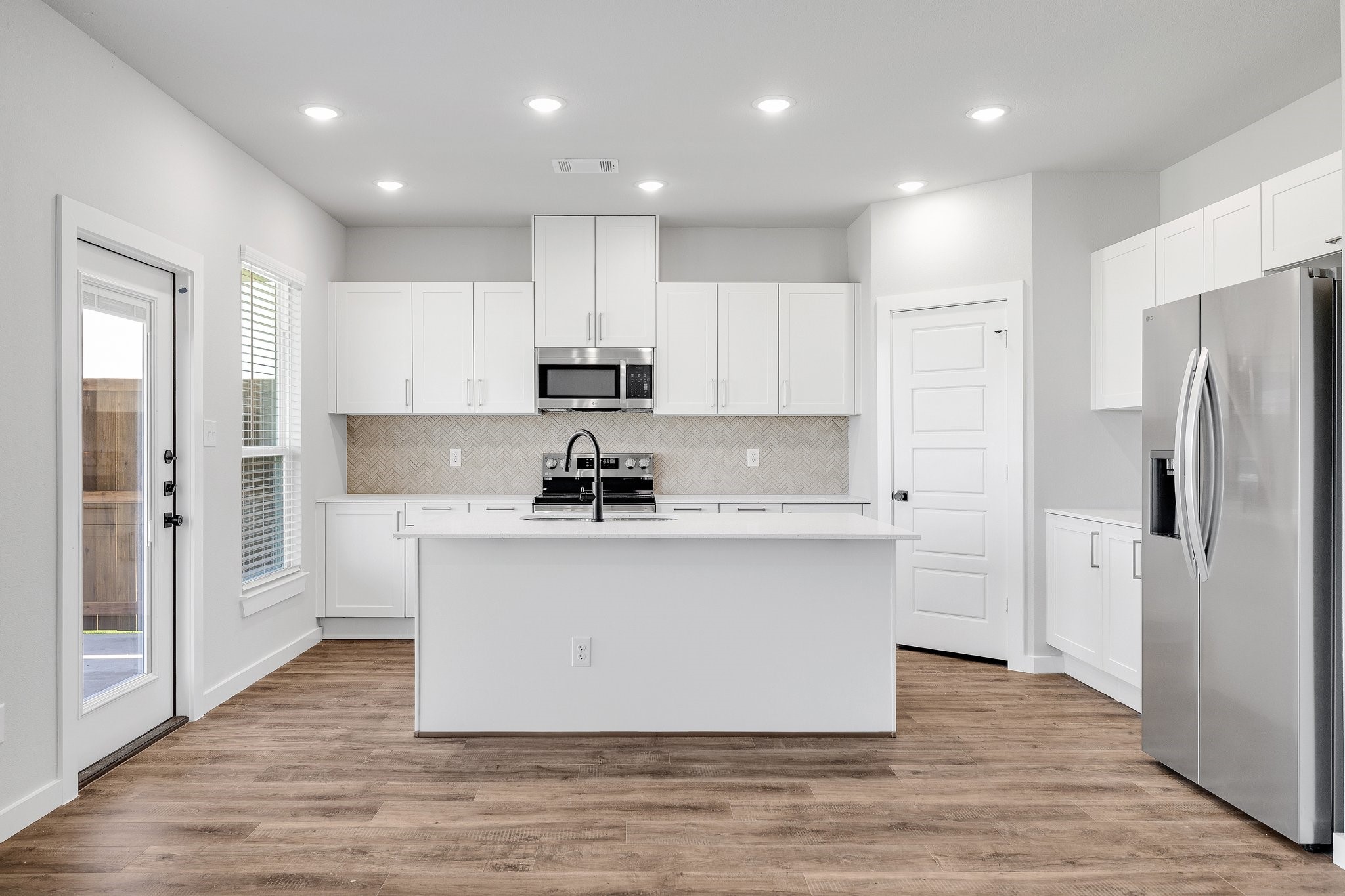 7050-7052 Guilford Court , Midlothian, TX, 76065 | 20876144 | Realty Texas LLC